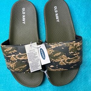 NEW Old Navy Camouflage Slide Sandals for Boys Size 1-2 with Tags